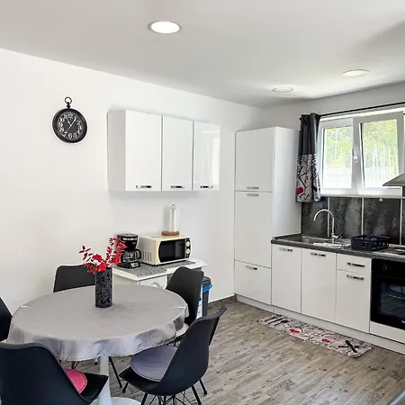 Apartment Pralas Mokosica