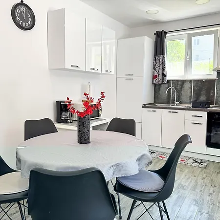 Apartment Pralas
