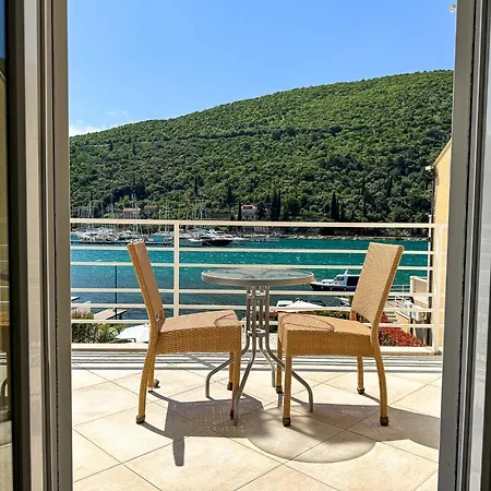 Apartment Pralas Mokosica