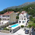 Pralas Apartman *