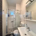 Pralas Apartman *