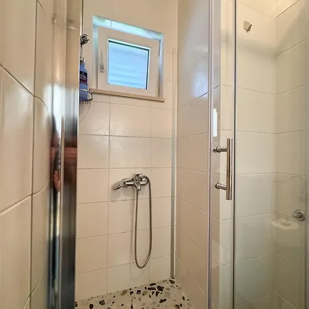 Pralas * Mokošica