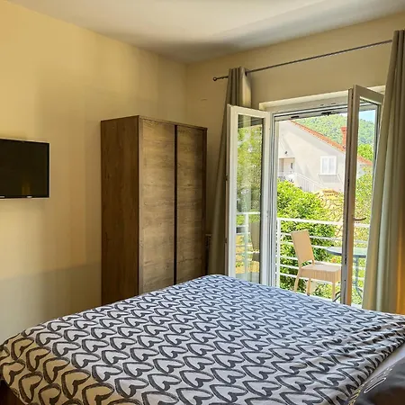 Pralas * Mokošica