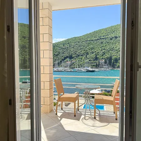 アパート Pralas Mokošica