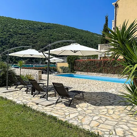 Pralas アパート *